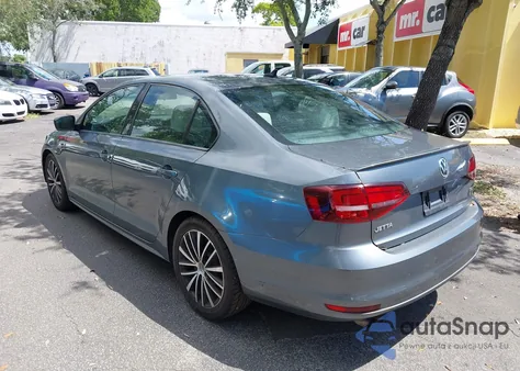 2017 Volkswagen Jetta 1.8T Sport z USA, uszkodzony, nr VIN 3VWD17AJ9HM302889